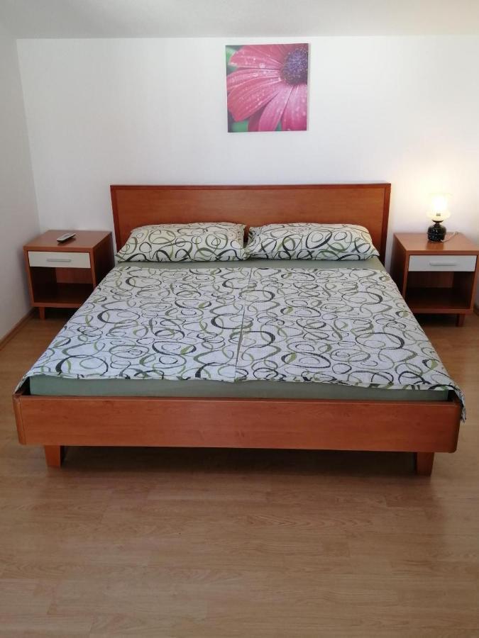 Maribela Apartments โตรกีร์ ภายนอก รูปภาพ
