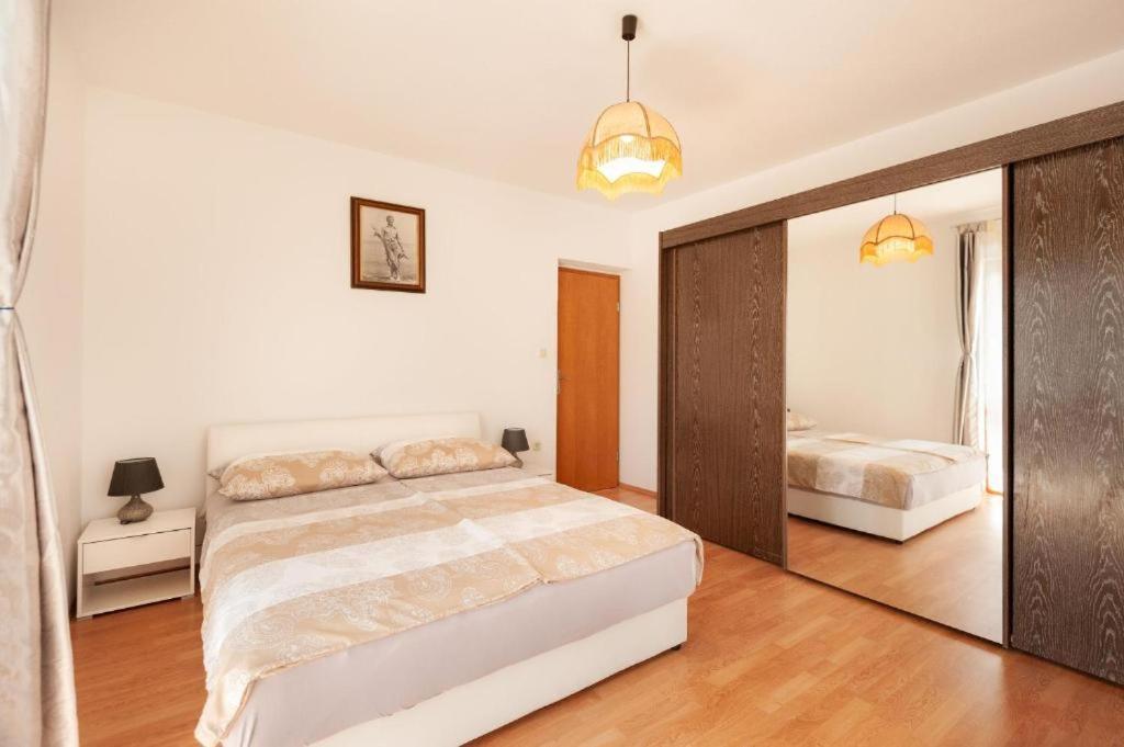Maribela Apartments โตรกีร์ ภายนอก รูปภาพ